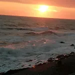 Two Bedroom Near The Ocean *