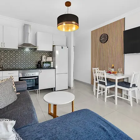 Two Bedroom Near The Ocean * Playa de las Americas (Tenerife)