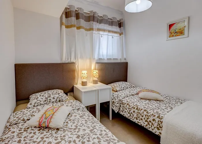 Lägenhet Two Bedroom Near The Ocean