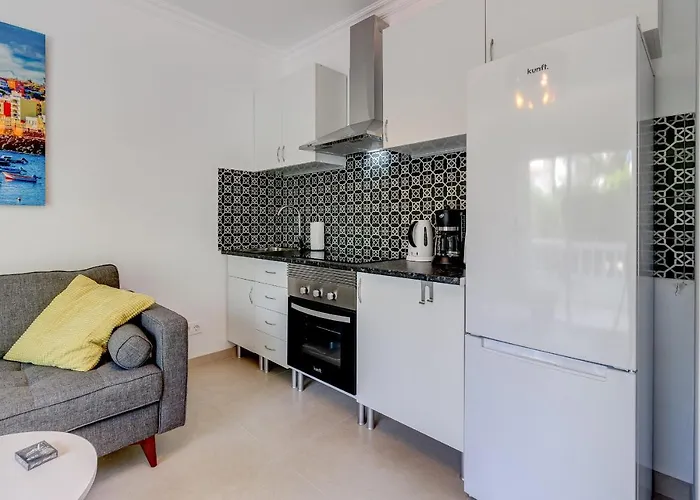Lägenhet Two Bedroom Near The Ocean