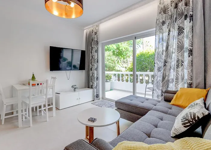 アパート Two Bedroom Near The Ocean